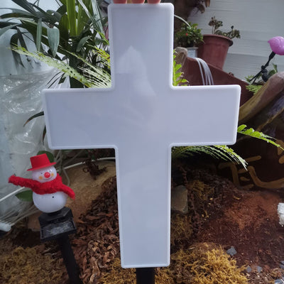 Lumière extérieure LED en plastique croisé étanche à l'énergie solaire minimaliste moderne pour jardin 