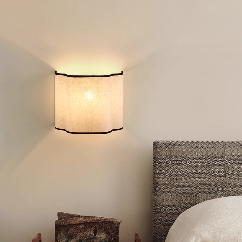 Applique murale à 1 lumière en forme de demi-cercle en tissu traditionnel français pour chambre 