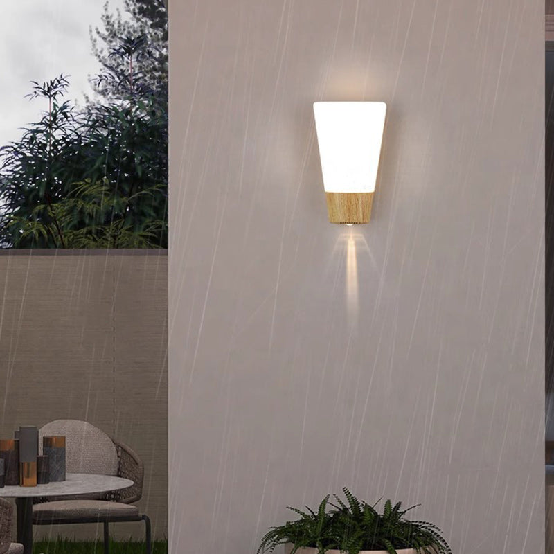 مصباح حائط خارجي مقاوم للماء بتصميم بسيط حديث مع LED منحني وحبيبات خشبية تقليدية ABS للحديقة 