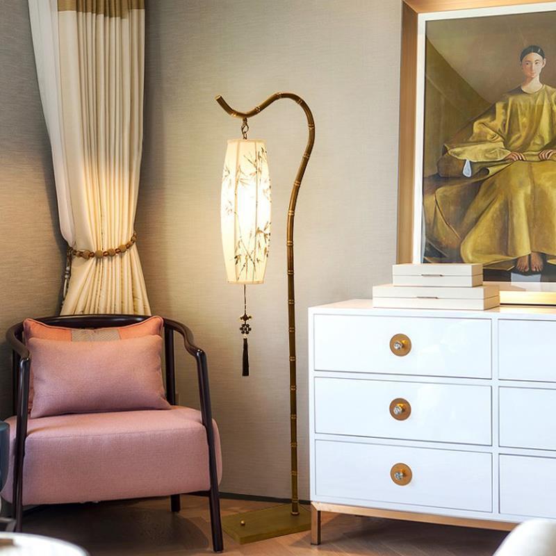 Traditionelle chinesische Zen-Stehlampe mit Bambusmalerei, Stoffbogen, Eisensockel, 1 Licht, für das Home Office 