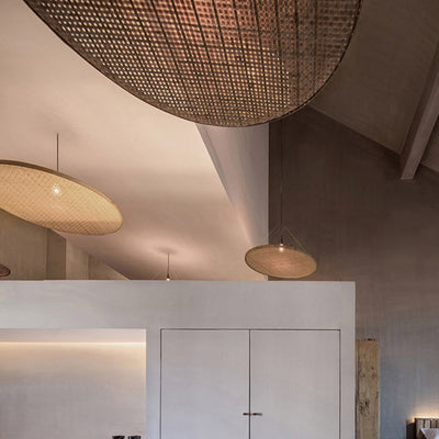 Suspension lumineuse ronde en rotin rustique traditionnel à 1 lumière pour salle à manger 