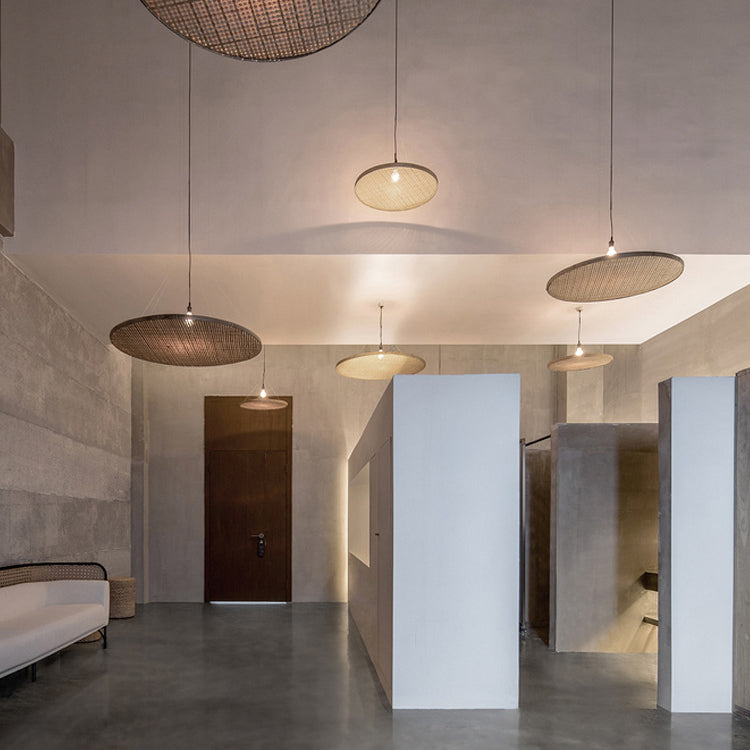 Suspension lumineuse ronde en rotin rustique traditionnel à 1 lumière pour salle à manger 