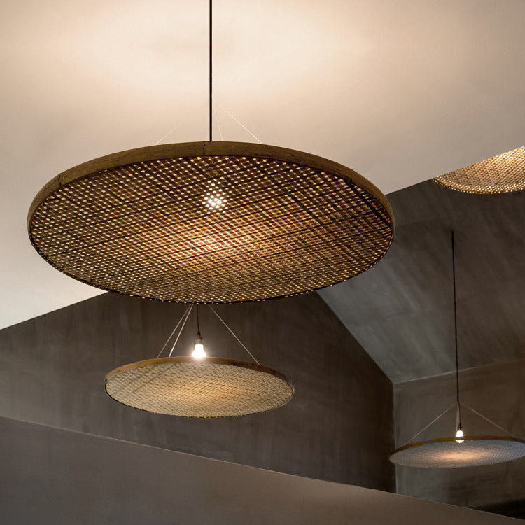 Suspension lumineuse ronde en rotin rustique traditionnel à 1 lumière pour salle à manger 