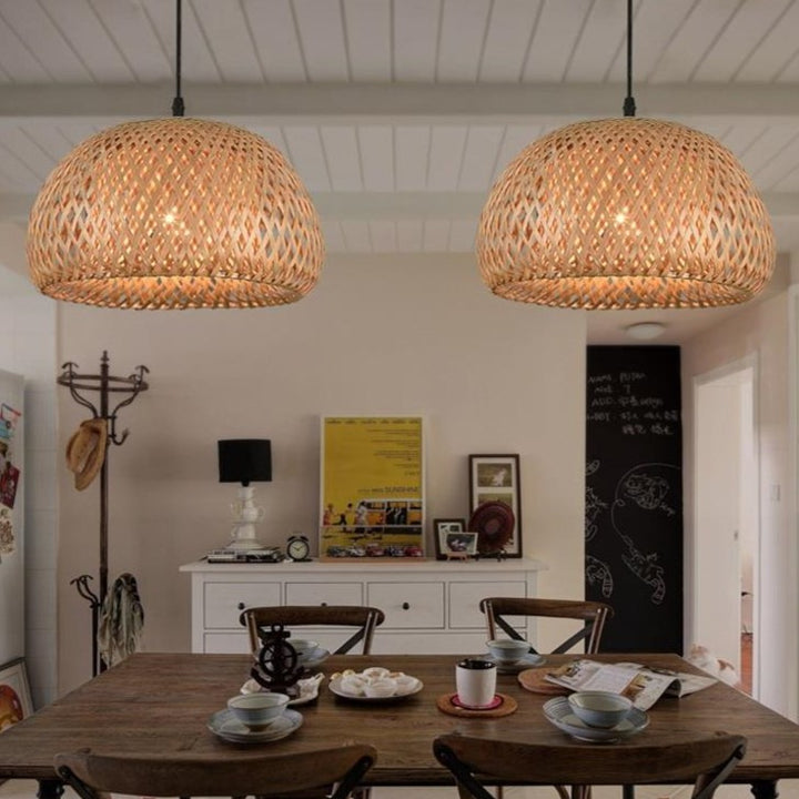 Suspension en osier de bambou semi-circulaire de style ferme traditionnelle à 1 lumière pour salon 
