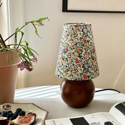 Traditionelle französische pastorale Tischlampe mit Blumendruck, Stoff, runder Schirm, Massivholzsockel, 1-flammig, für Schlafzimmer 