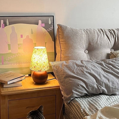Traditionelle französische pastorale Tischlampe mit Blumendruck, Stoff, runder Schirm, Massivholzsockel, 1-flammig, für Schlafzimmer 