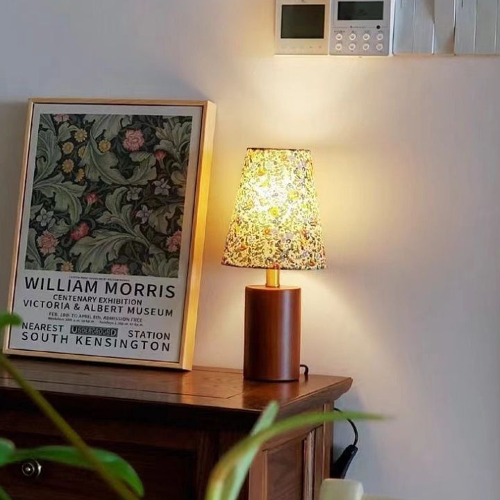 Lampe de table 1 lumière avec abat-jour rond en tissu à imprimé floral pastoral traditionnel français et base en bois massif pour chambre 