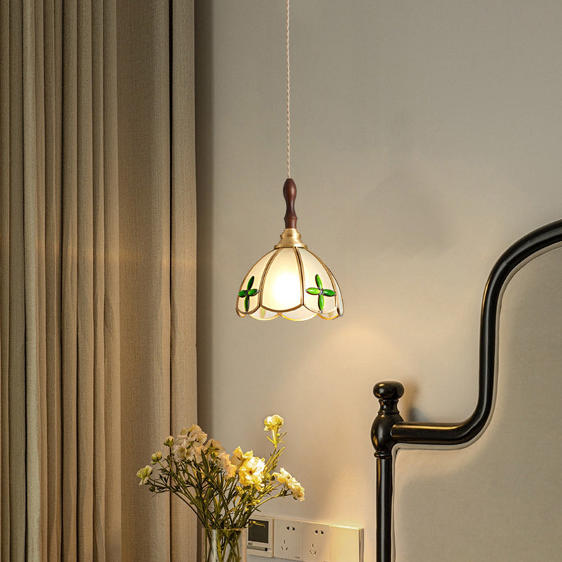 Lustre à une lumière avec abat-jour en verre à motif d&