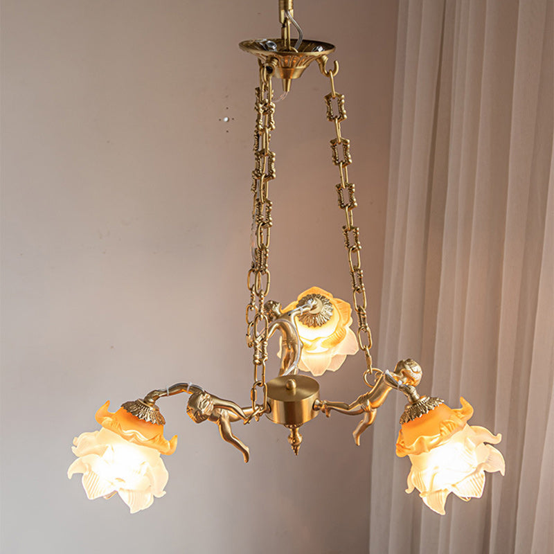 Chandelier traditionnel en laiton antique français avec abat-jour en verre fleur d&