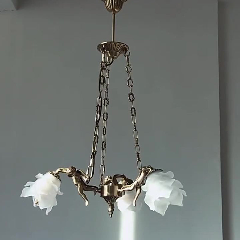 Chandelier traditionnel en laiton antique français avec abat-jour en verre fleur d&