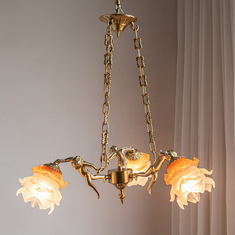 Chandelier traditionnel en laiton antique français avec abat-jour en verre fleur d&