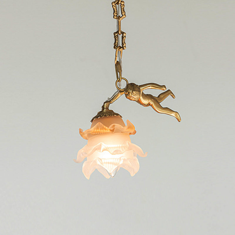 Chandelier traditionnel en laiton antique français avec abat-jour en verre fleur d&