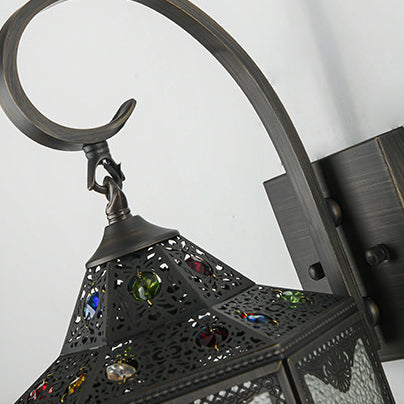 Applique murale 1 lumière avec abat-jour en verre ondulé et cadre en laiton sculpté creux vintage traditionnel pour salle à manger 