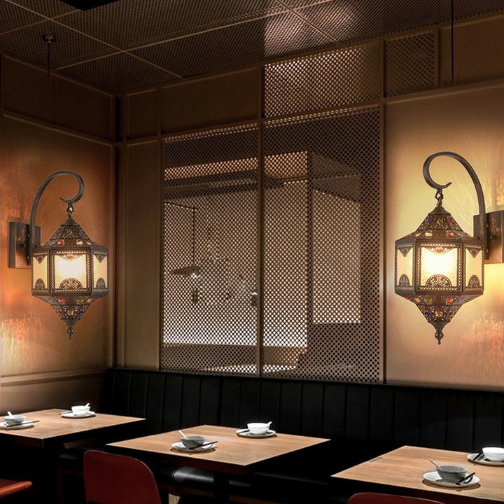 Traditional Vintage Hollow Carved Brass Frame Water Ripple Glass Shade 1-Light Wall Sconce Lamp For Dining Room