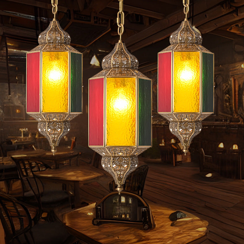 Traditionelle Vintage-Pendelleuchte aus Buntglas und hohlgeschnitztem Messing mit 1 Licht für Esszimmer 