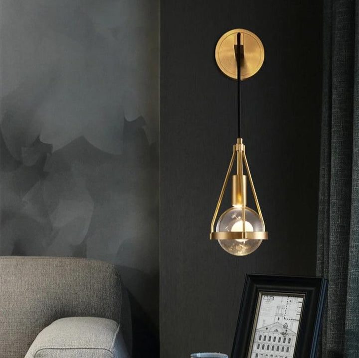 Contemporary Luxury Shiny Raindrop Crystal Shade Brushed Brass Frame 1-Light Wall Sconce Lamp For Living Room