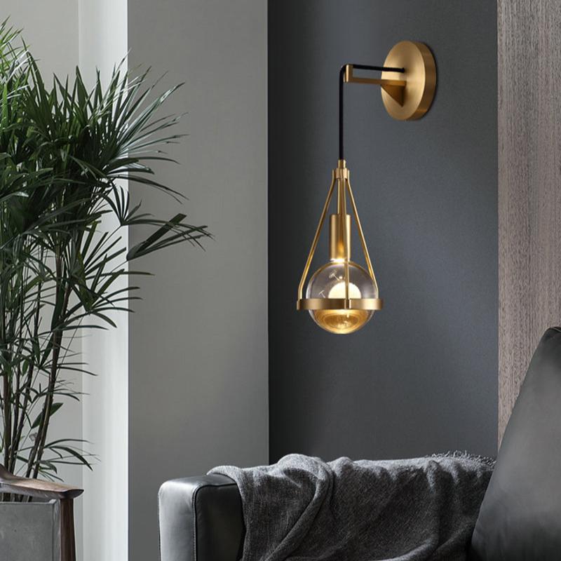 Contemporary Luxury Shiny Raindrop Crystal Shade Brushed Brass Frame 1-Light Wall Sconce Lamp For Living Room