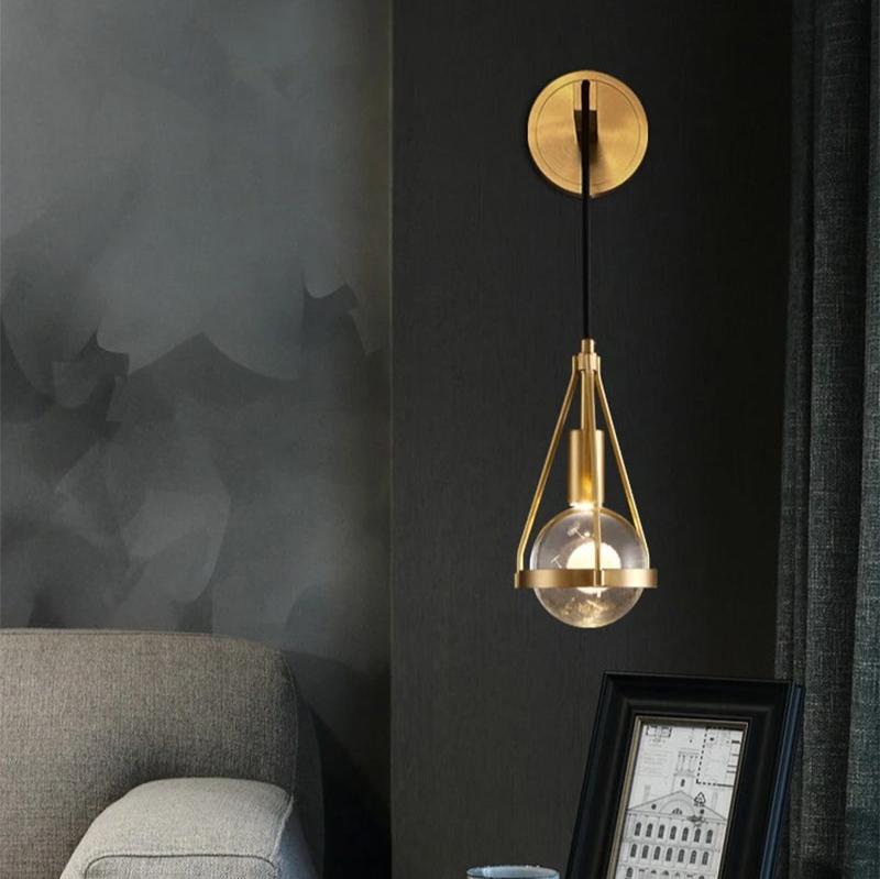 Contemporary Luxury Shiny Raindrop Crystal Shade Brushed Brass Frame 1-Light Wall Sconce Lamp For Living Room