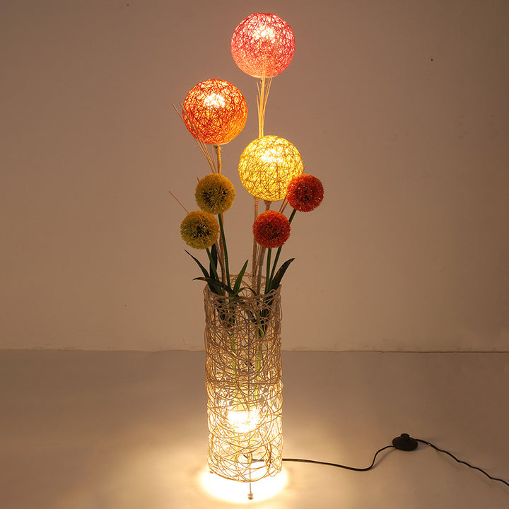 Traditionelle japanische Pflanzendekoration Rattanweberei zylindrischer Schirm 1-flammige Stehlampe für Wohnzimmer 