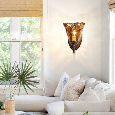 Lámpara de pared de 1 luz con pantalla de vidrio ámbar floral retro contemporáneo de cobre para dormitorio 