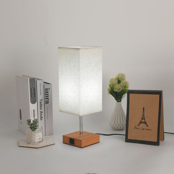 Zeitgenössische Einfachheit Stoff Cuboid Shade Hardware Base 1-Licht Tischlampe für Schlafzimmer 