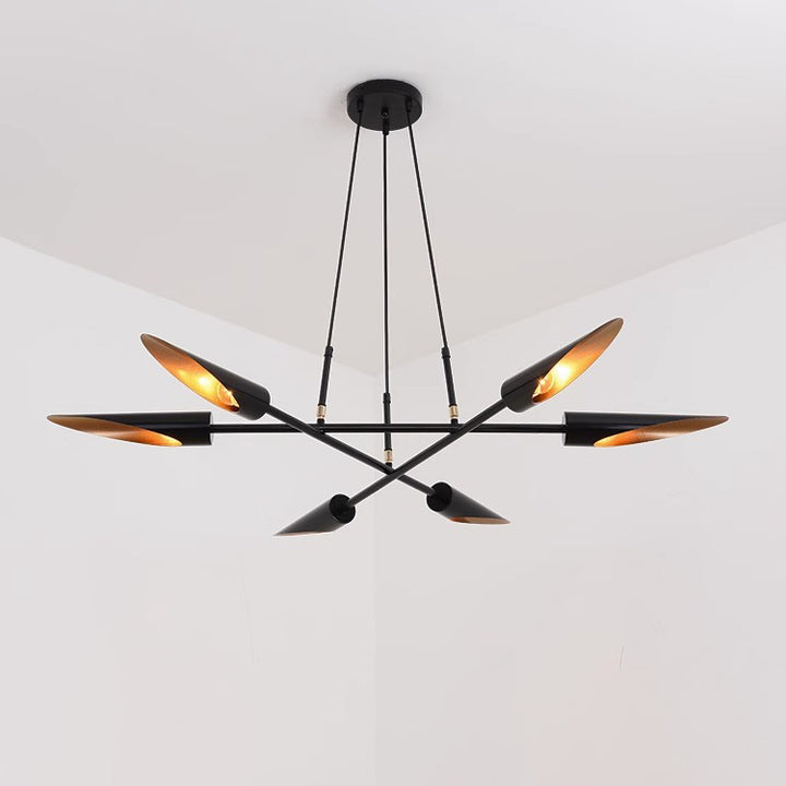Zeitgenössischer Luxus-Kronleuchter mit gebogenem Eisenschirm und goldenem Finish, 6-flammig, für Wohnzimmer 