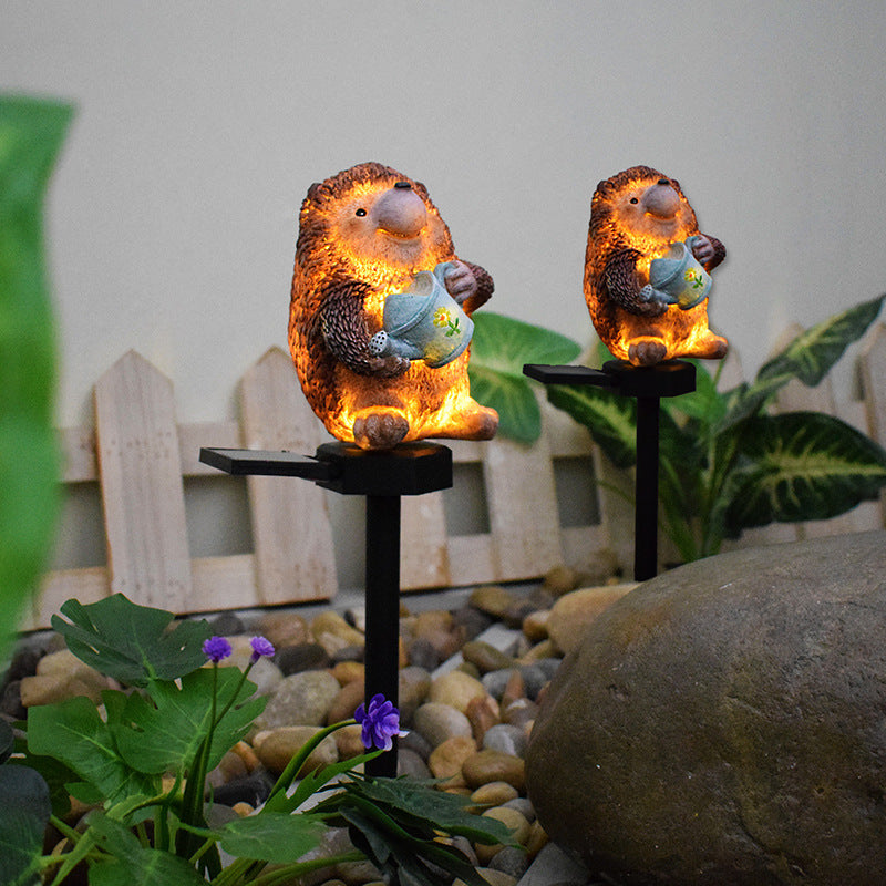 مصباح إدخال شمسي LED مقاوم للماء على شكل إبريق راتنج عصري إبداعي على شكل قنفذ للحديقة الخارجية 