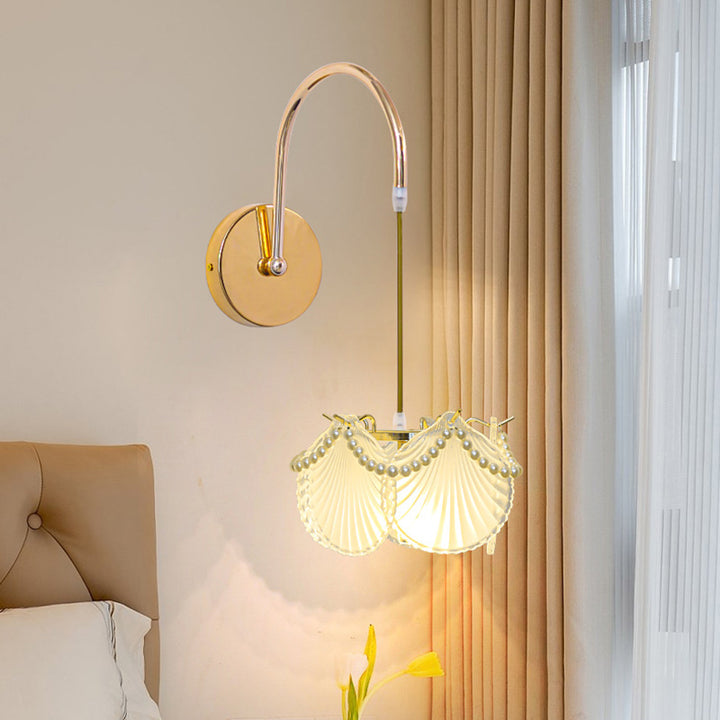 Applique murale 1 lumière avec abat-jour en verre coquillage moderne et luxueux pour chambre 