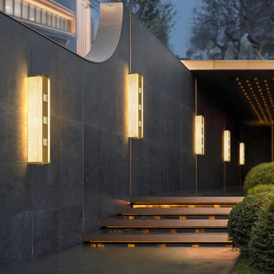 Zeitgenössische Luxus Messing Imitation Marmor Schatten Cuboid LED Solar Outdoor Wand Leuchte Lampe Für Garten 