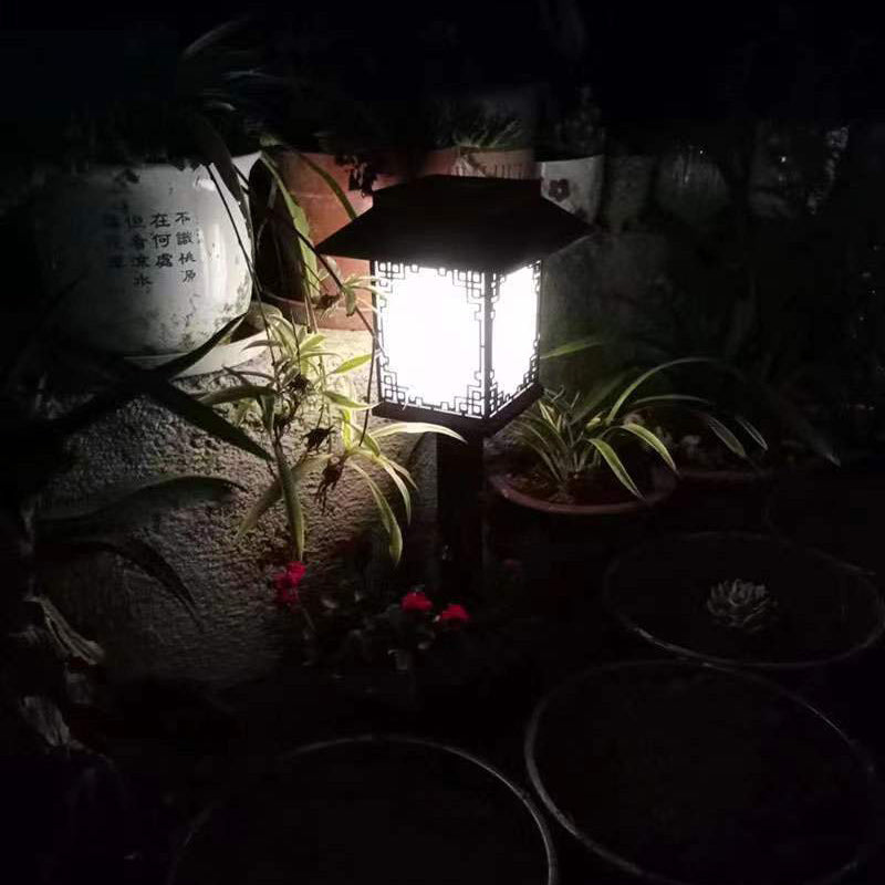 Lumière insérable de pelouse solaire LED étanche carrée en plastique industriel contemporain pour patio extérieur 