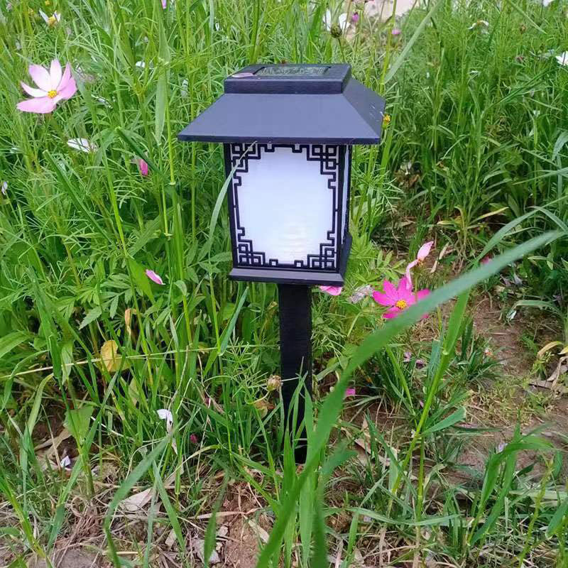 Lumière insérable de pelouse solaire LED étanche carrée en plastique industriel contemporain pour patio extérieur 