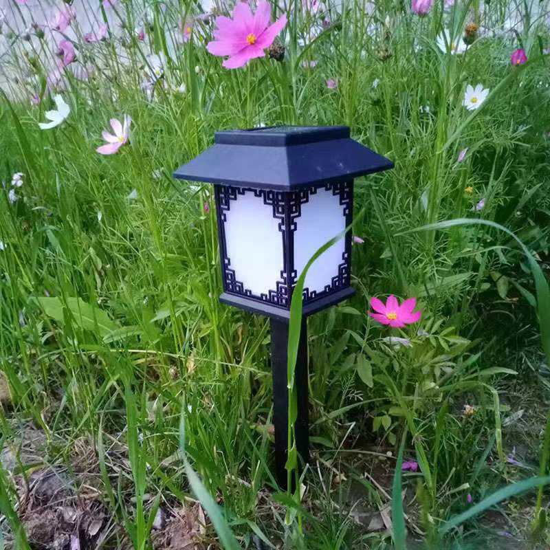 Lumière insérable de pelouse solaire LED étanche carrée en plastique industriel contemporain pour patio extérieur 
