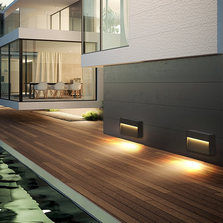 Lampe murale contemporaine en aluminium acrylique carrée LED étanche pour patio extérieur 