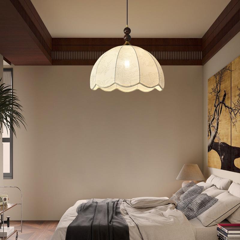 Traditional Vintage Solid Wood Flower Fabric Shade 1-Light Pendant Light For Living Room