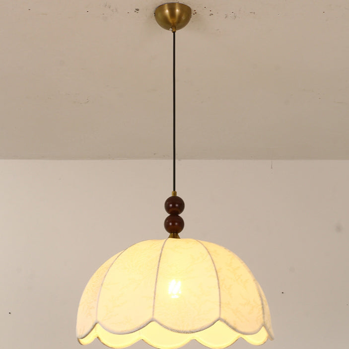 Traditional Vintage Solid Wood Flower Fabric Shade 1-Light Pendant Light For Living Room