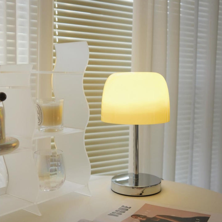 Lámpara de mesa de 1 luz con pantalla redonda de vidrio de acero inoxidable escandinavo contemporáneo para dormitorio 