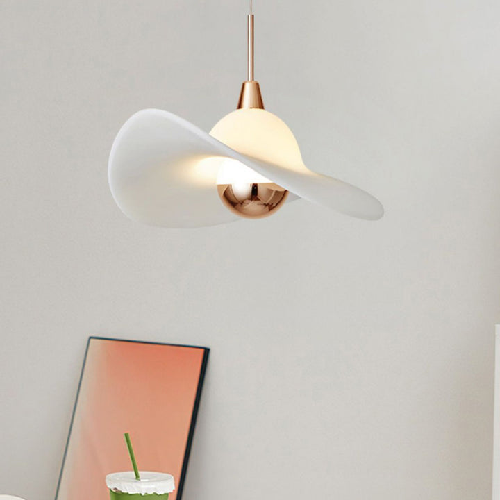 Suspension LED avec abat-jour en paille de résine d&