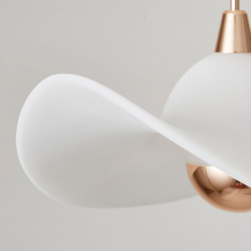 Lámpara colgante LED con pantalla de sombrero de paja de resina de aluminio nórdico contemporáneo para dormitorio 