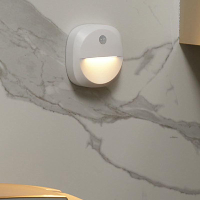 Lampe murale moderne minimaliste en ABS carré avec LED magnétique USB à capteur humain pour chambre à coucher 