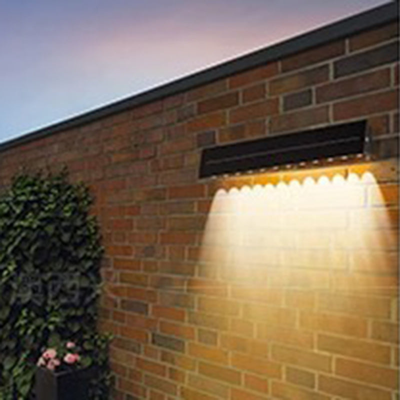 Applique murale extérieure étanche à LED en acier inoxydable rectangulaire solaire industrielle contemporaine pour jardin 