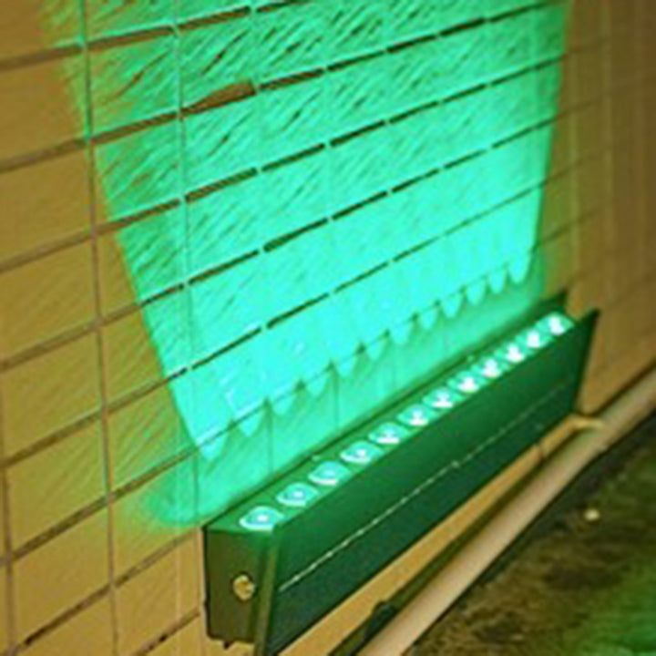 Applique murale extérieure étanche à LED en acier inoxydable rectangulaire solaire industrielle contemporaine pour jardin 