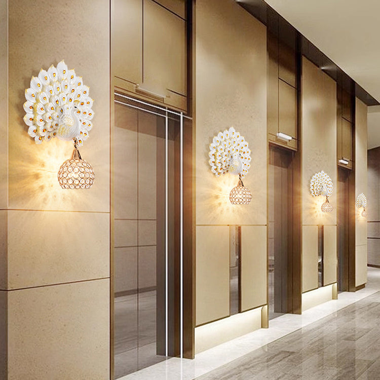 Applique murale 1-lumière avec abat-jour en boule de cristal en résine créative contemporaine pour salon 