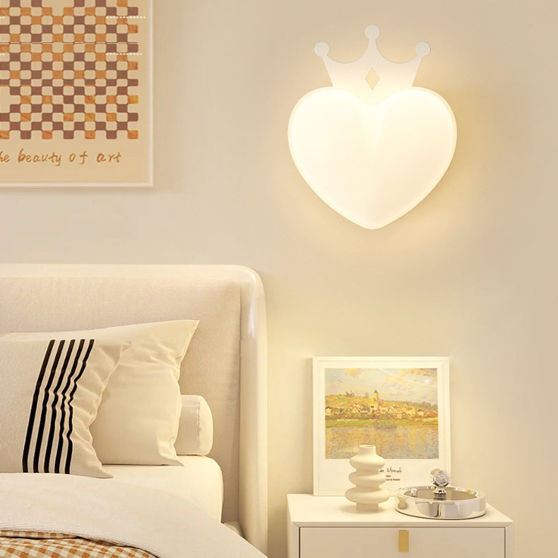 Zeitgenössische kreative PE Crown Herz Schatten Eisen LED Wandleuchte Lampe für Wohnzimmer 