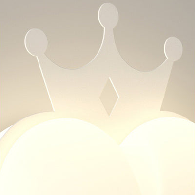 Zeitgenössische kreative PE Crown Herz Schatten Eisen LED Wandleuchte Lampe für Wohnzimmer 