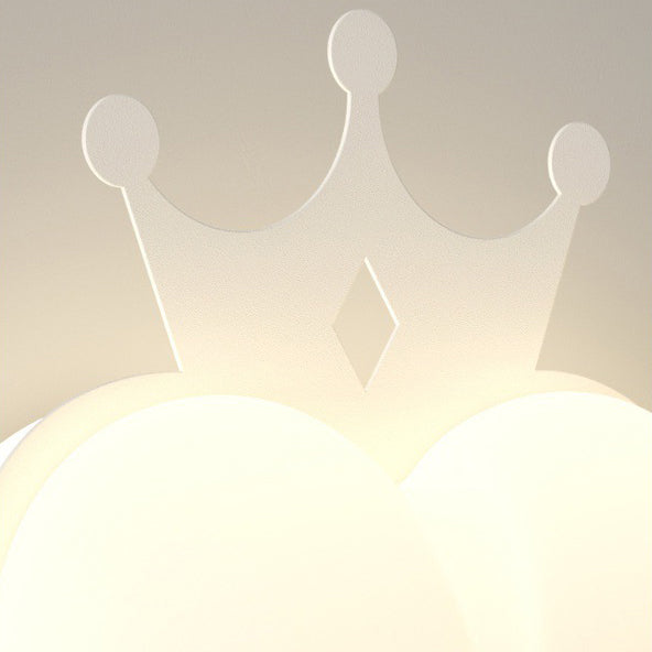 Zeitgenössische kreative PE Crown Herz Schatten Eisen LED Wandleuchte Lampe für Wohnzimmer 