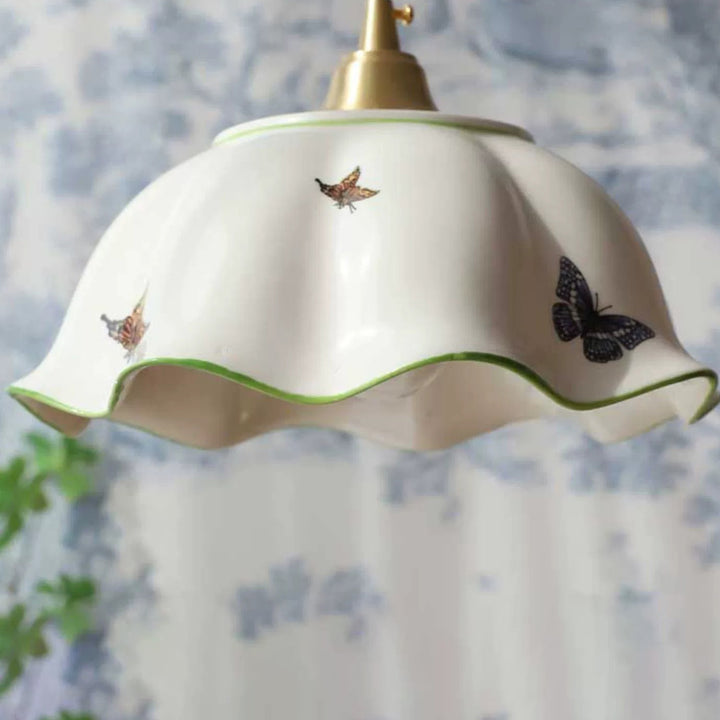 Lustre suspendu à 1 lumière en laiton à bord ondulé en céramique pastorale française traditionnelle pour salon 