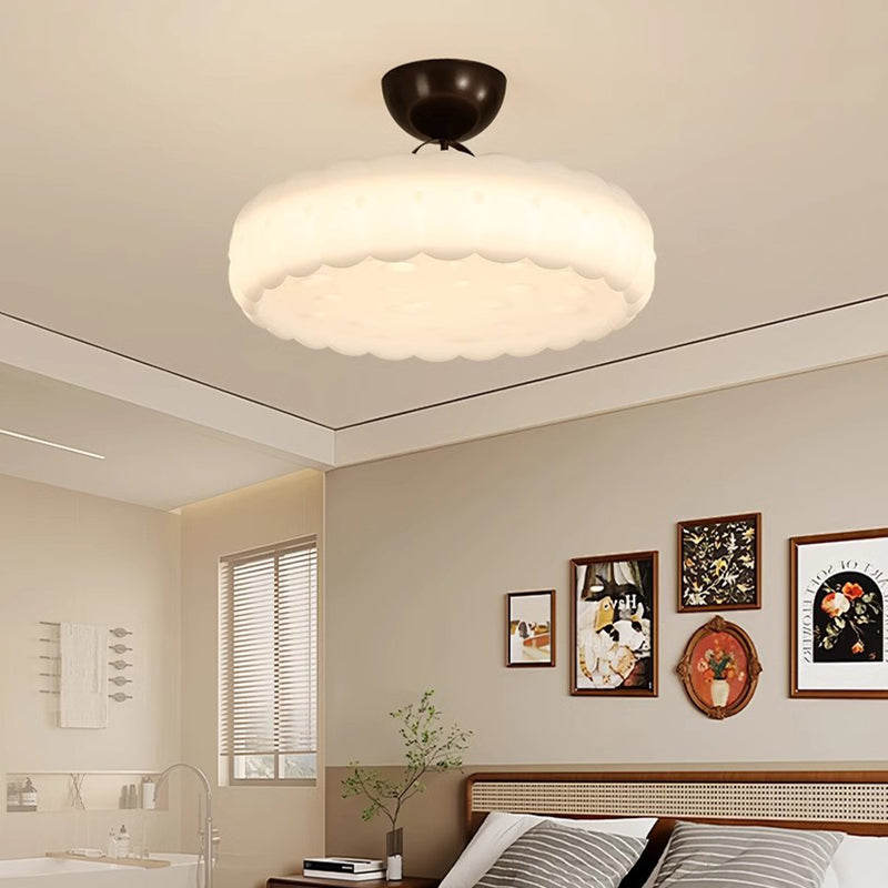 Moderne Einfachheit Wolken PE Schatten Eisen LED Semi-Flush Mount Deckenleuchte für Schlafzimmer 