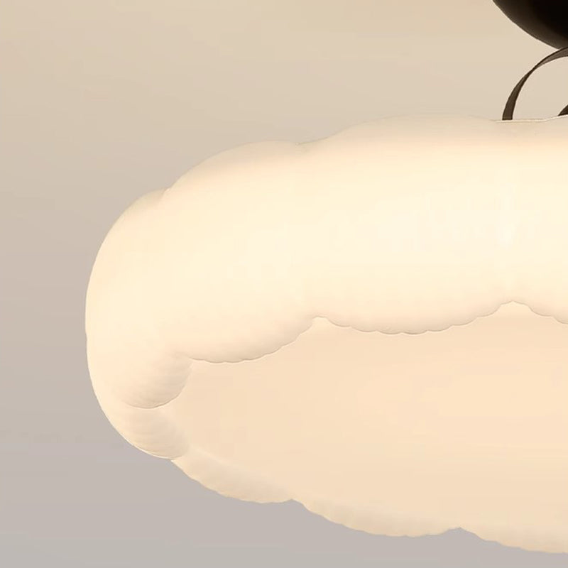 Moderne Einfachheit Wolken PE Schatten Eisen LED Semi-Flush Mount Deckenleuchte für Schlafzimmer 