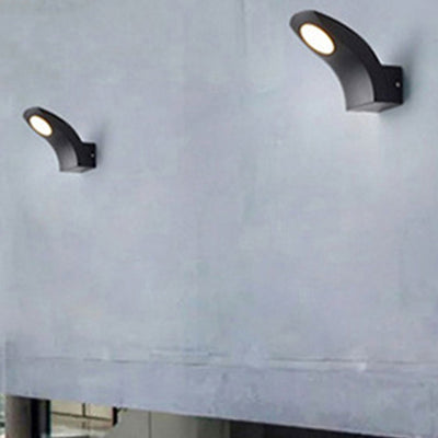 مصباح حائط خارجي مقاوم للماء LED من الألومنيوم المنحني بتصميم حديث بسيط للحديقة 