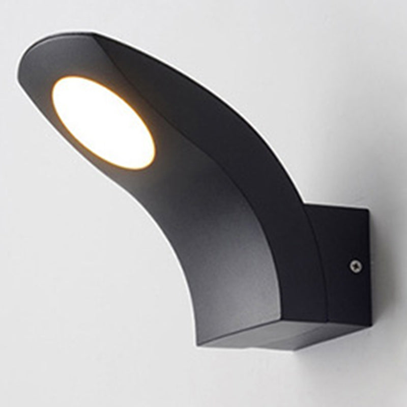 مصباح حائط خارجي مقاوم للماء LED من الألومنيوم المنحني بتصميم حديث بسيط للحديقة 